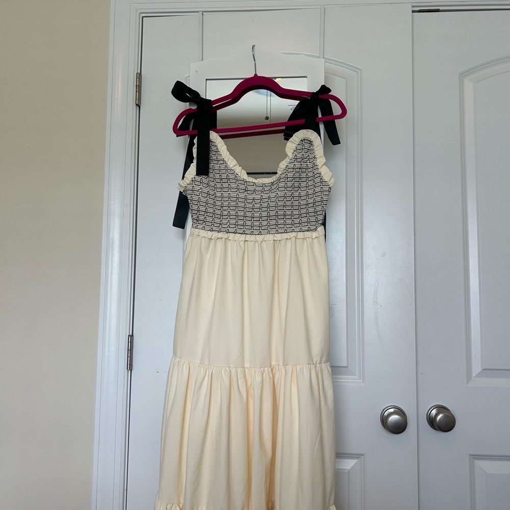 Cream and Black Sleeveless Dress